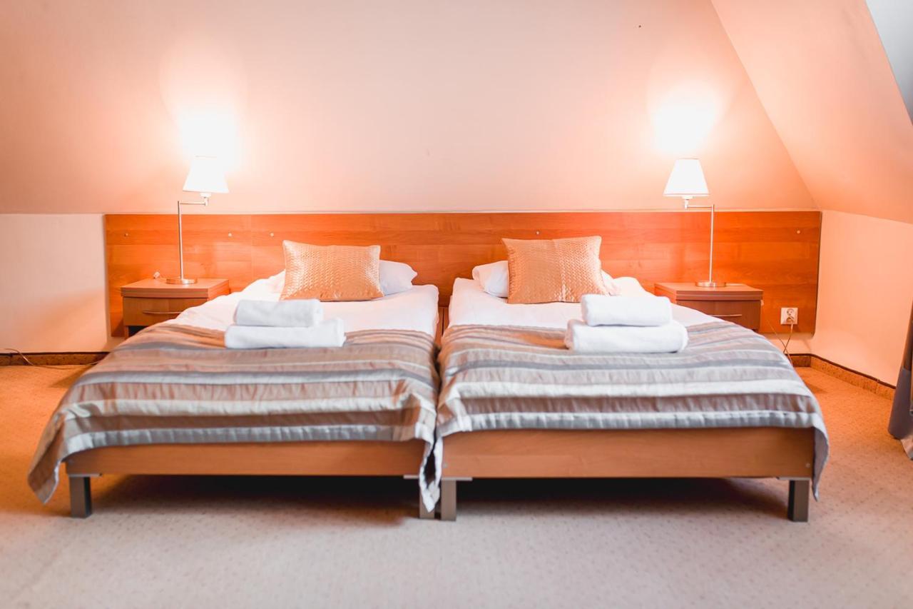 Hotel Promenada Ostróda Extérieur photo