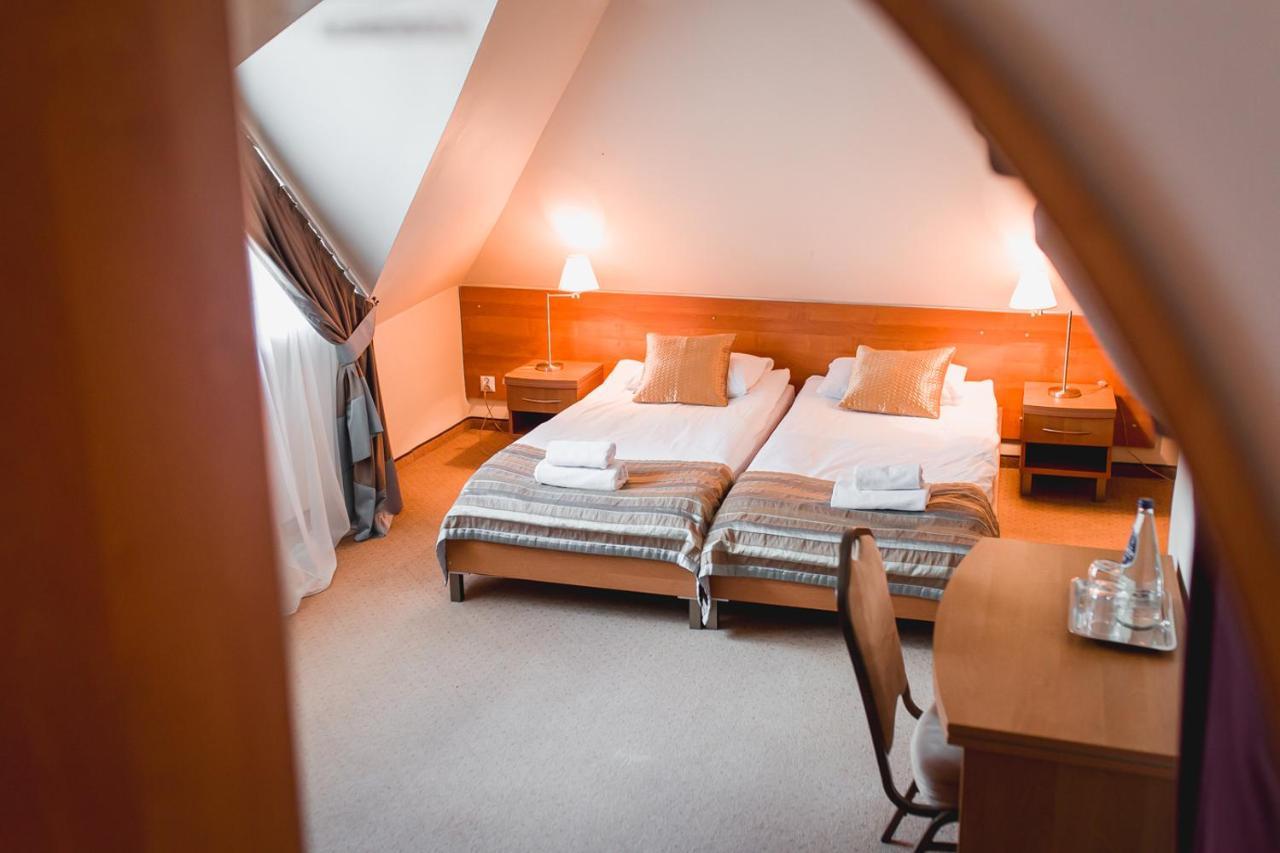 Hotel Promenada Ostróda Extérieur photo