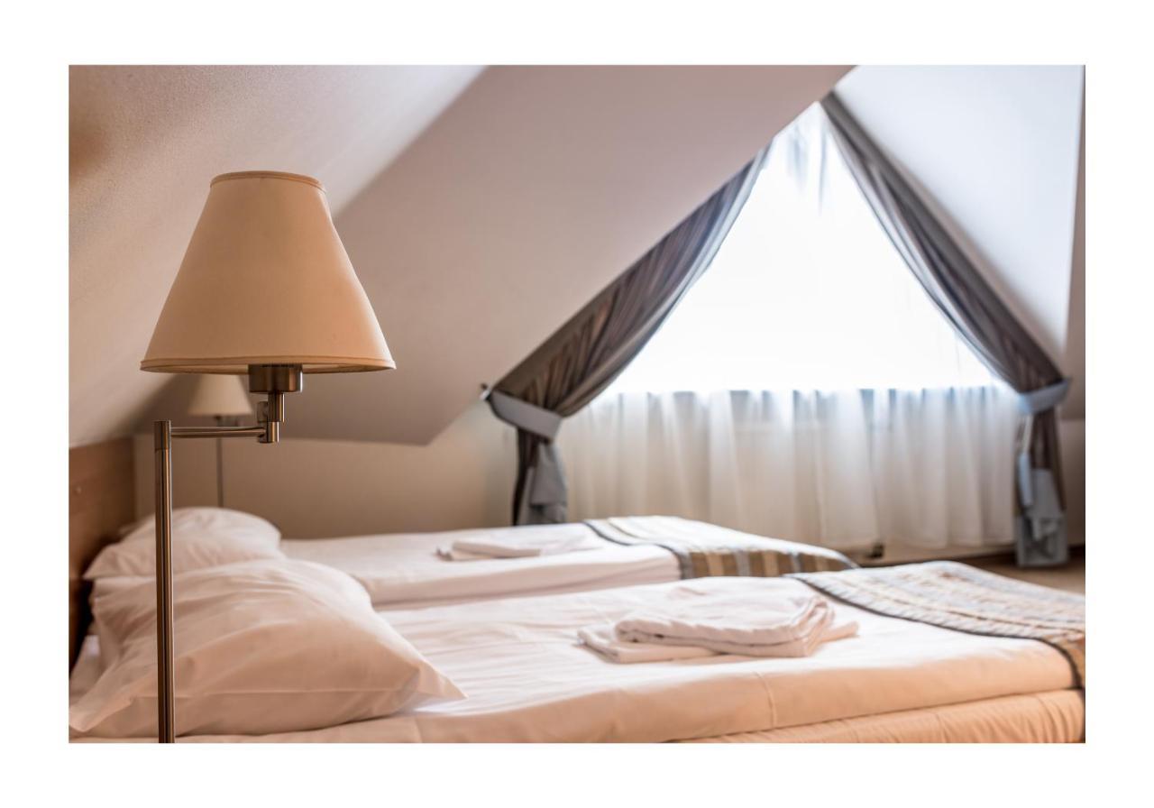 Hotel Promenada Ostróda Extérieur photo