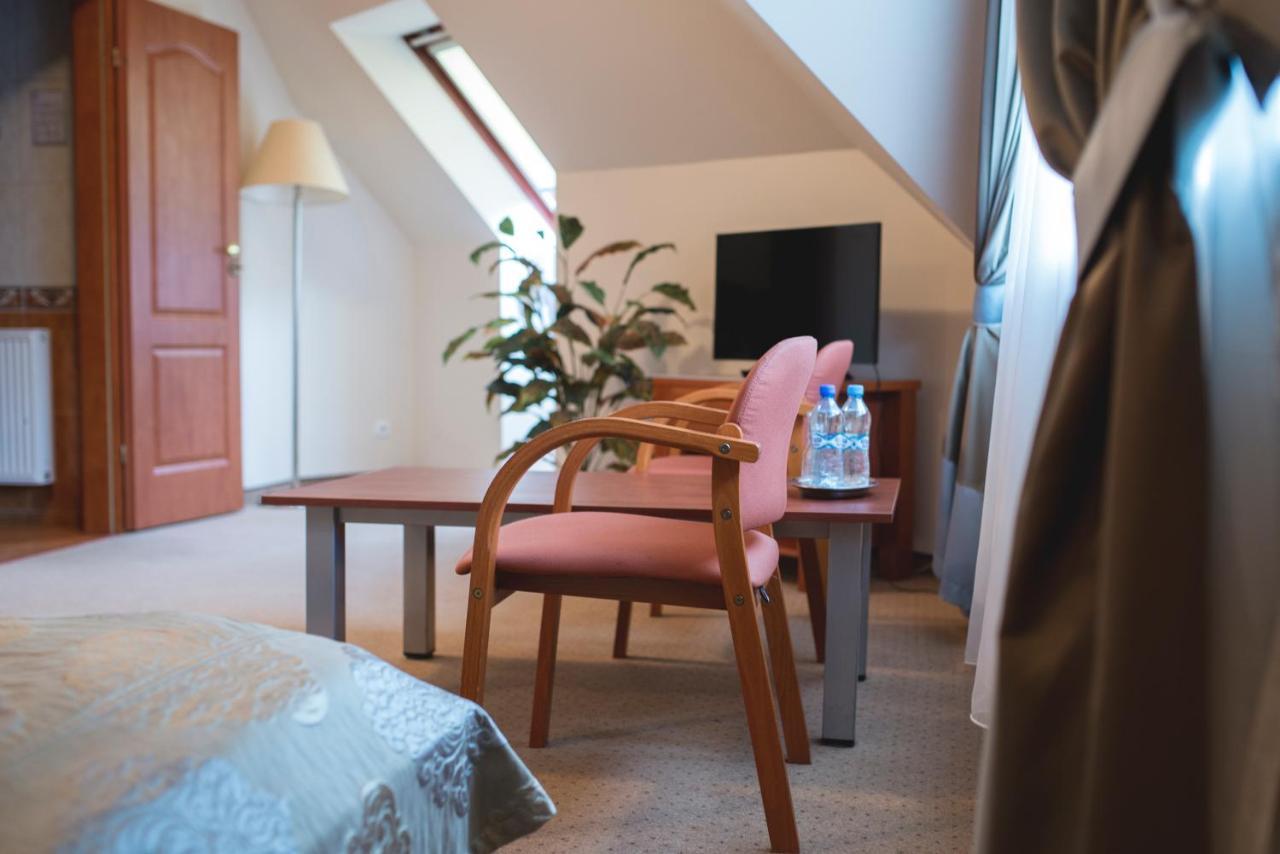 Hotel Promenada Ostróda Extérieur photo