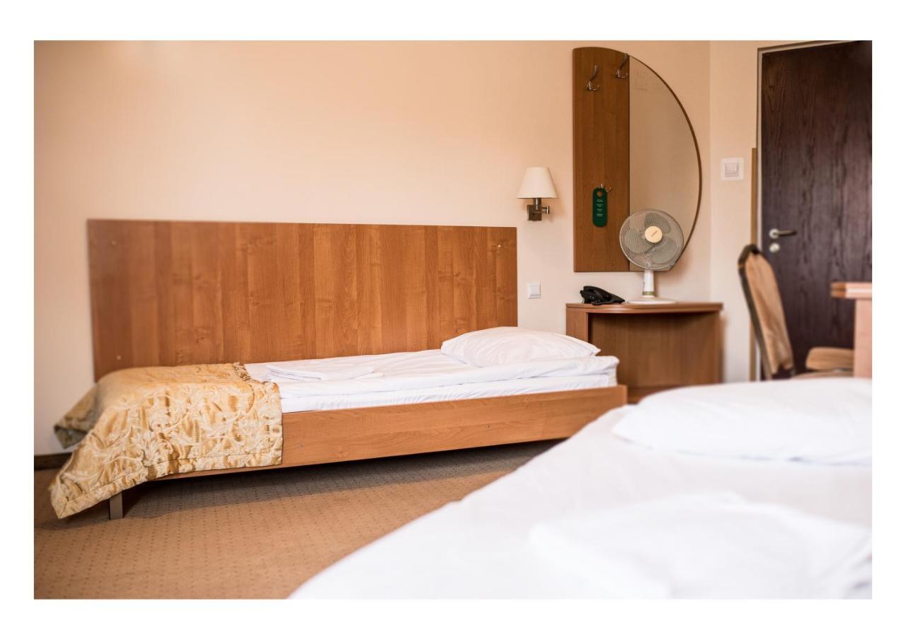 Hotel Promenada Ostróda Extérieur photo