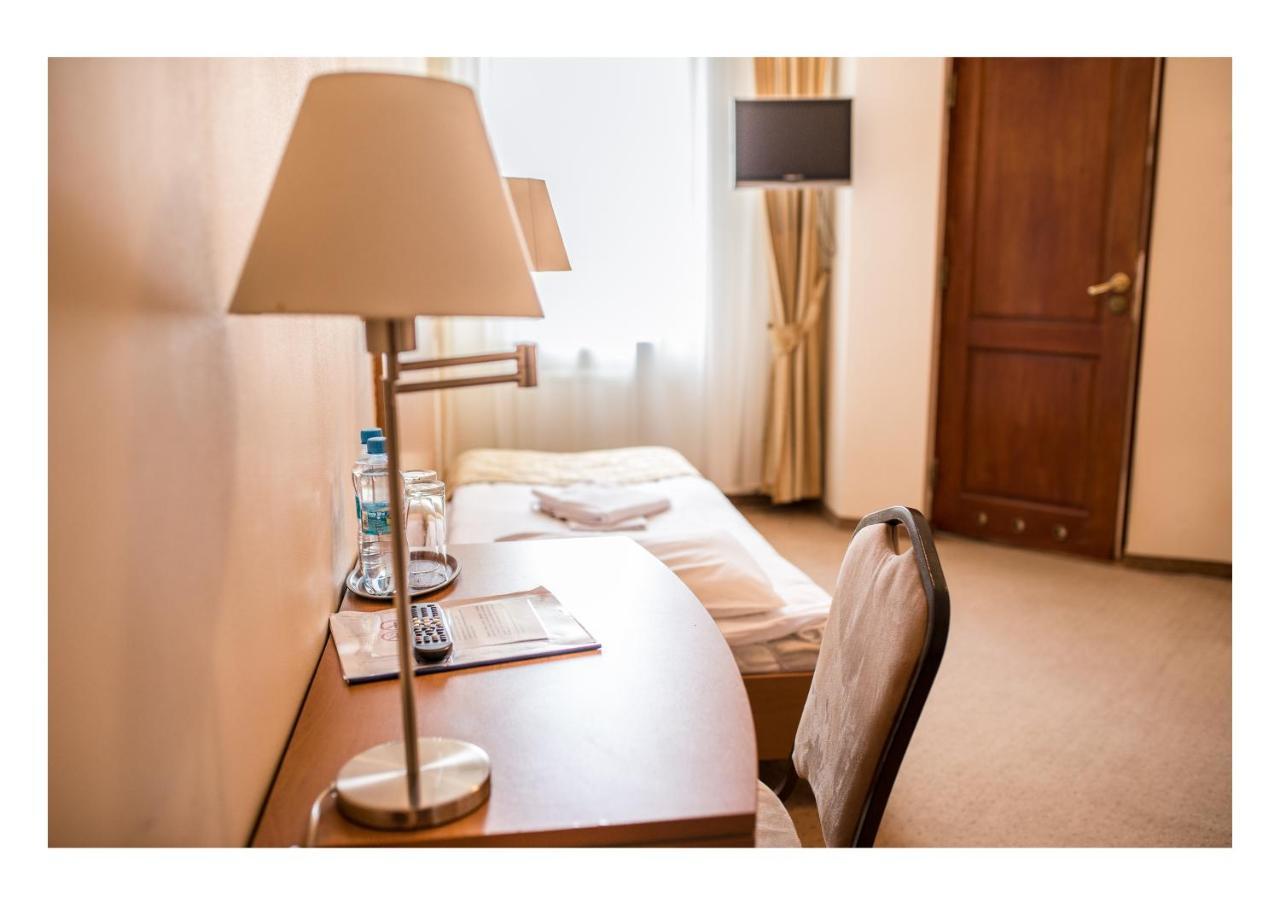 Hotel Promenada Ostróda Extérieur photo