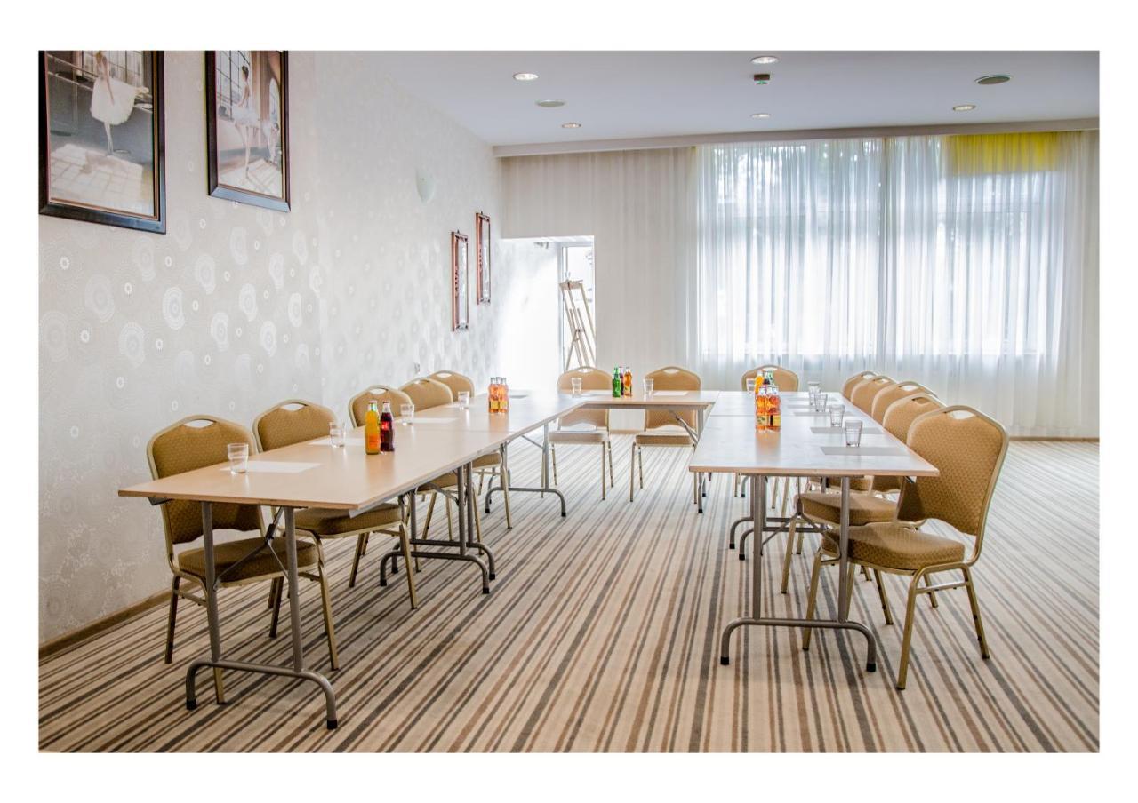 Hotel Promenada Ostróda Extérieur photo