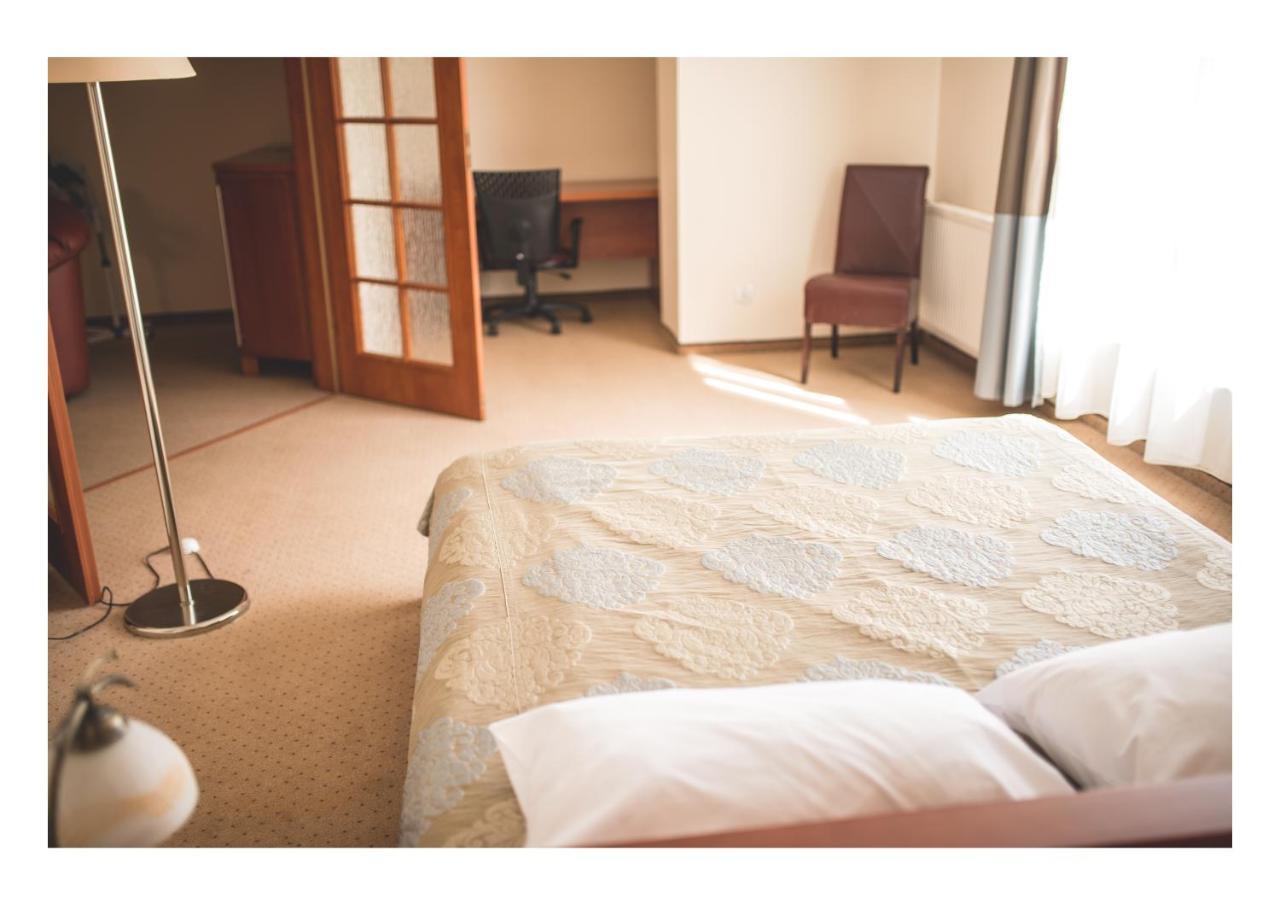Hotel Promenada Ostróda Extérieur photo